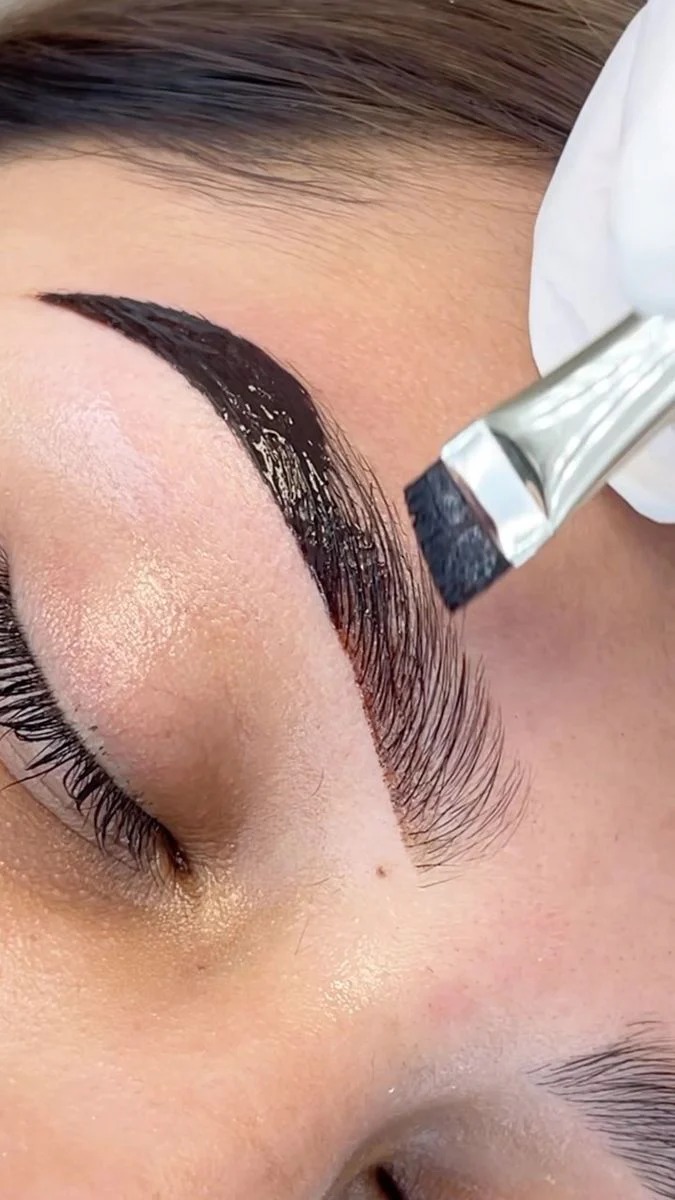 Eyebrow Tinting